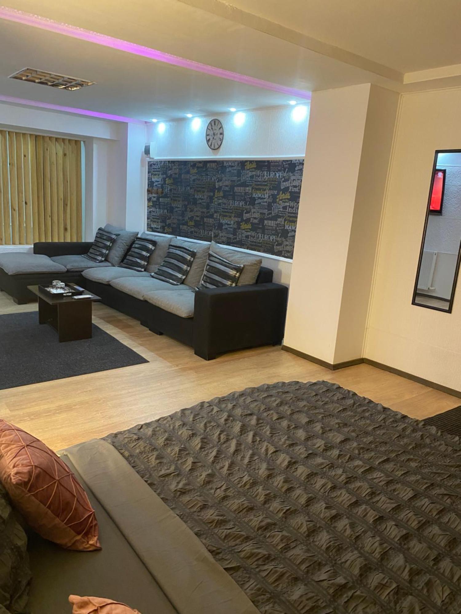 Karra Hotels Voluntari Екстер'єр фото